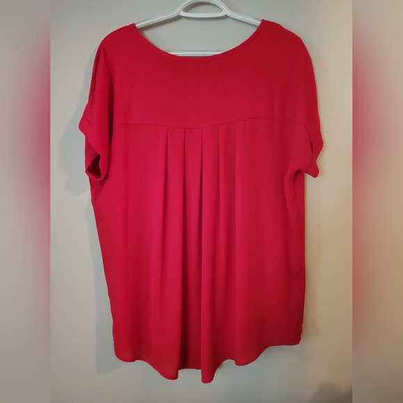 Red flowy top - Picture 2 of 4